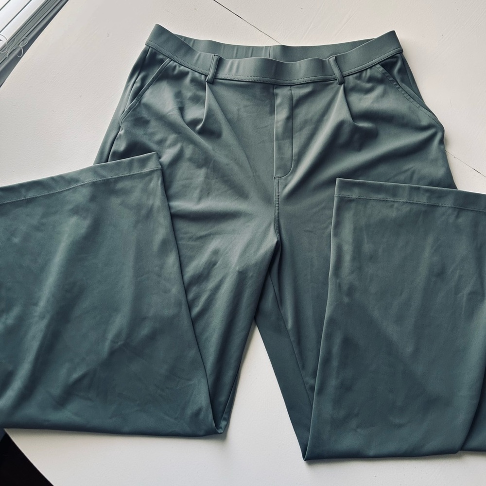 HALARA Sage Green Activewear
